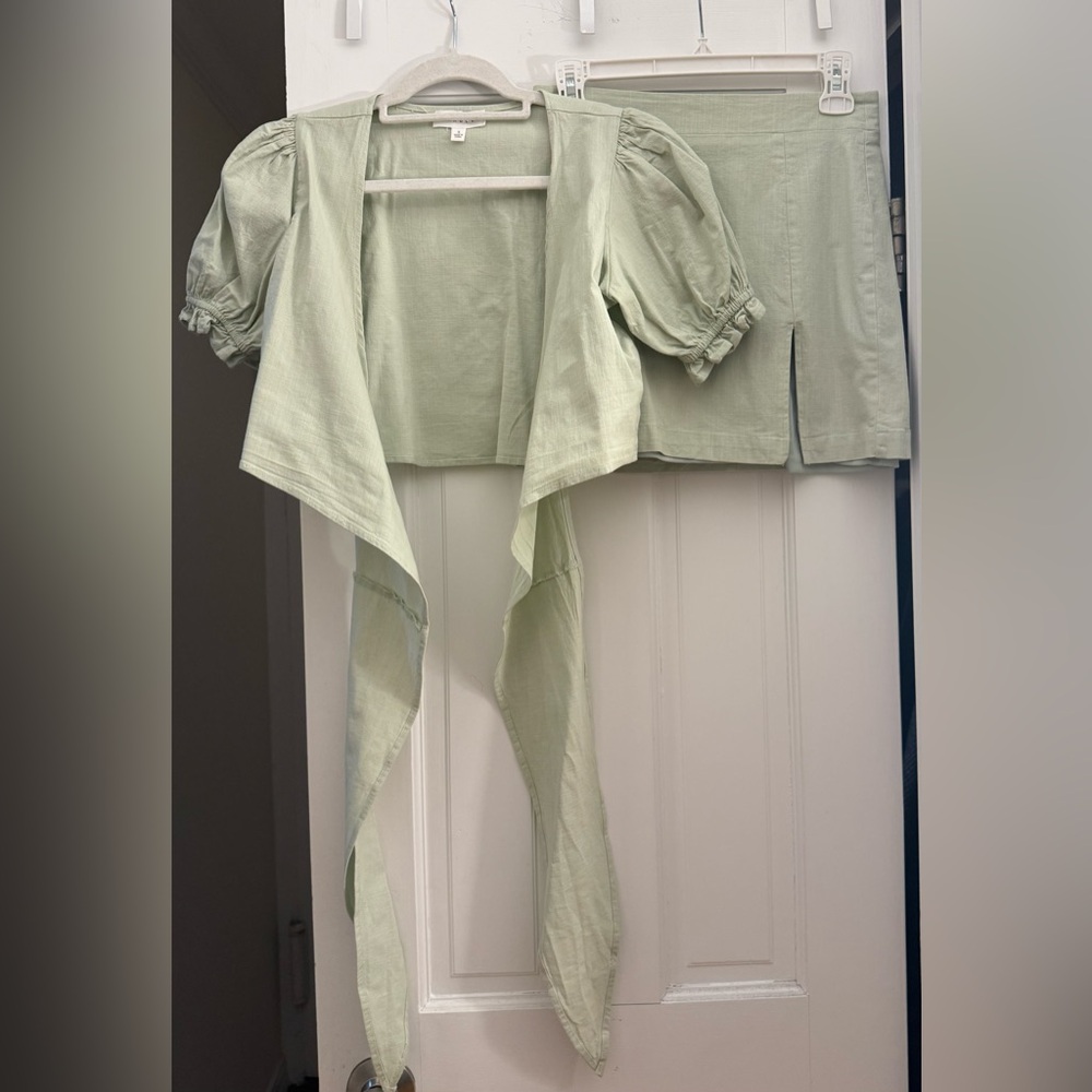 Elegant Green Women's Dress Set